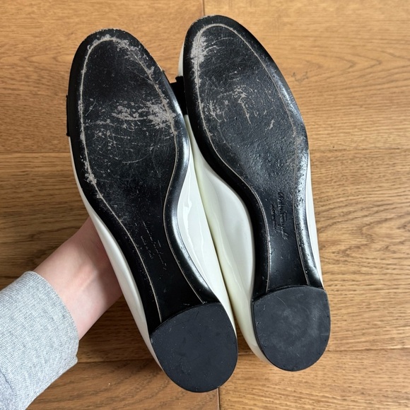 Ferragamo Varina Patent Leather Ballet Flats - Size 9 - EUC+ - Black & White - Picture 14 of 14